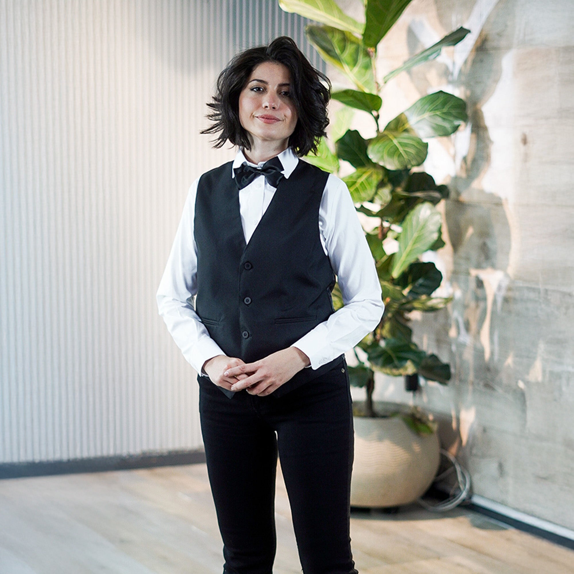 Combo Camisa Oxford +Pantalón +Chaleco Negro+Corbatín - Mujer